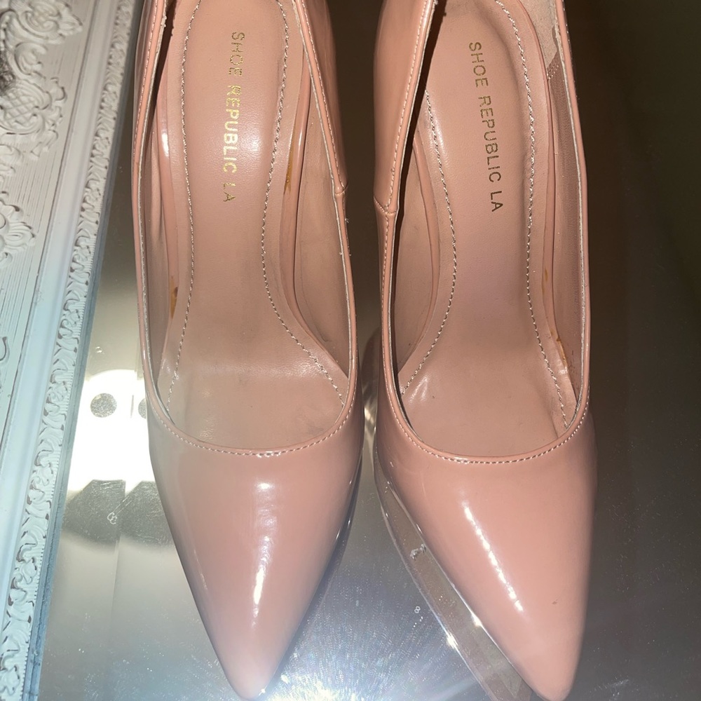 Nude Pumps